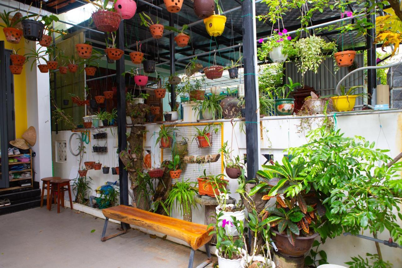 Coral Riverside Homestay & Hostel ホイアン エクステリア 写真