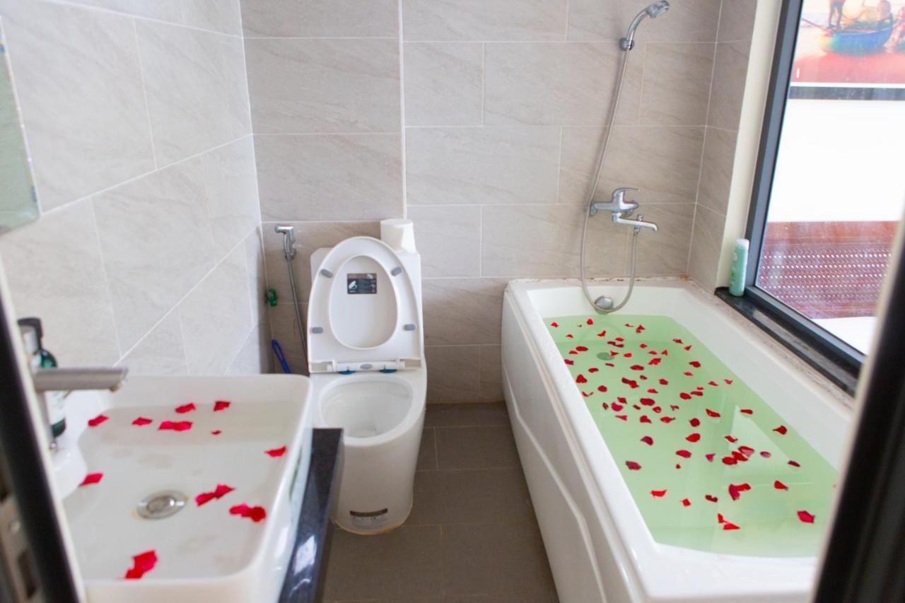 Coral Riverside Homestay & Hostel ホイアン エクステリア 写真