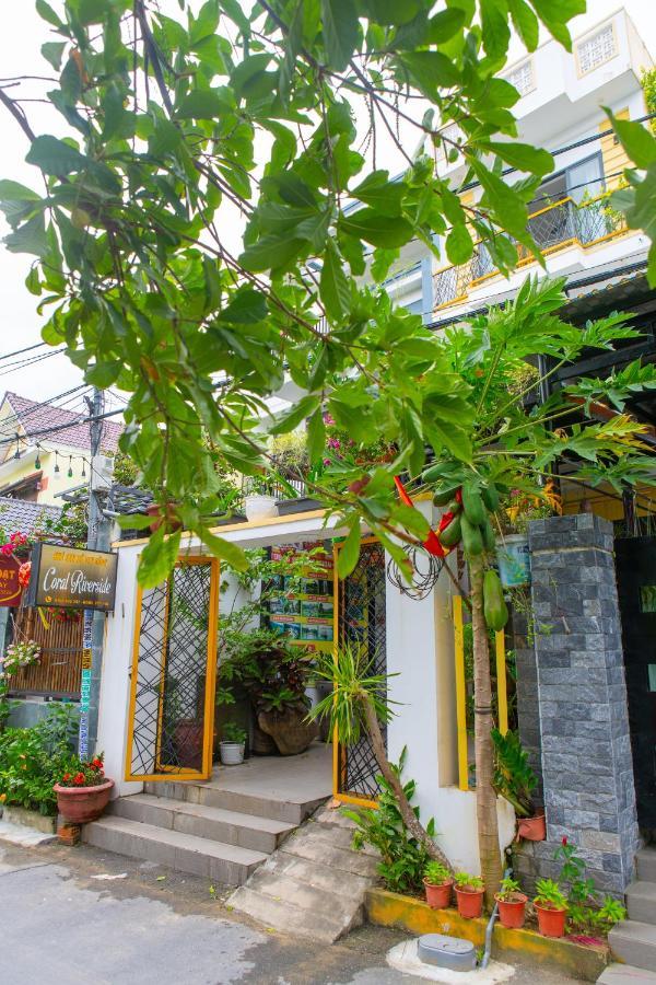 Coral Riverside Homestay & Hostel ホイアン エクステリア 写真