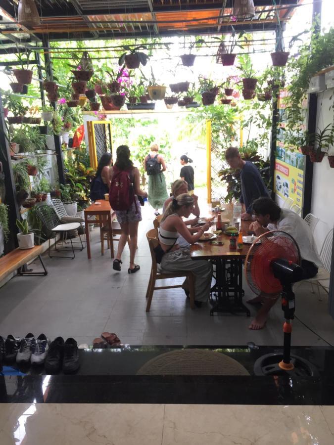 Coral Riverside Homestay & Hostel ホイアン エクステリア 写真