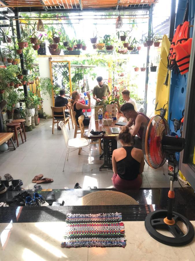 Coral Riverside Homestay & Hostel ホイアン エクステリア 写真
