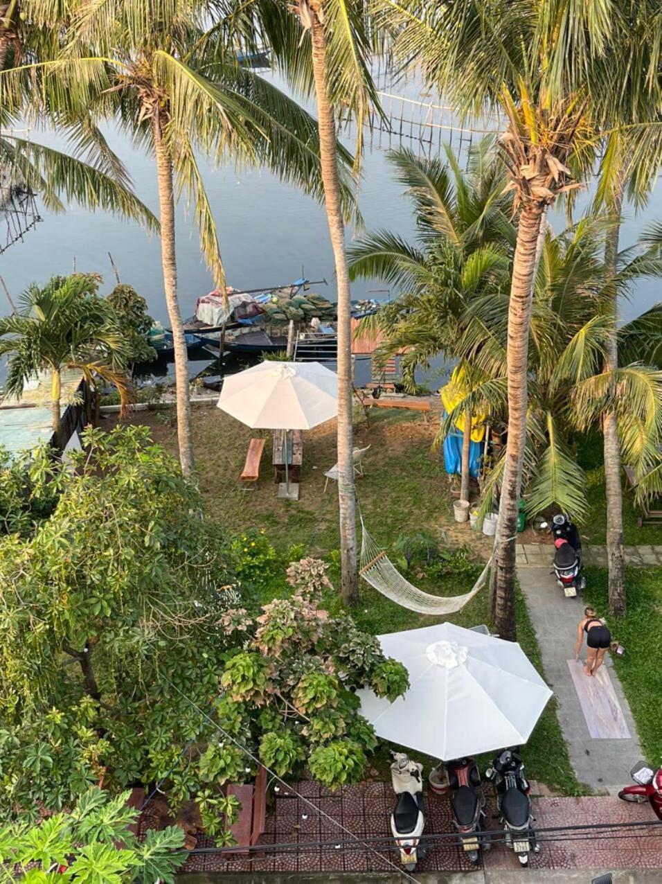 Coral Riverside Homestay & Hostel ホイアン エクステリア 写真