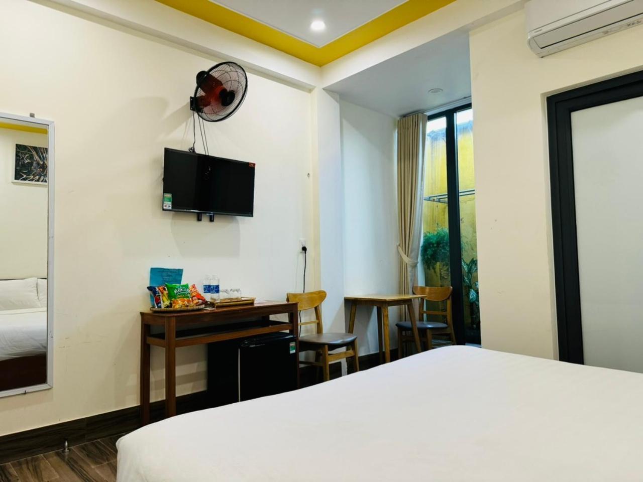 Coral Riverside Homestay & Hostel ホイアン エクステリア 写真