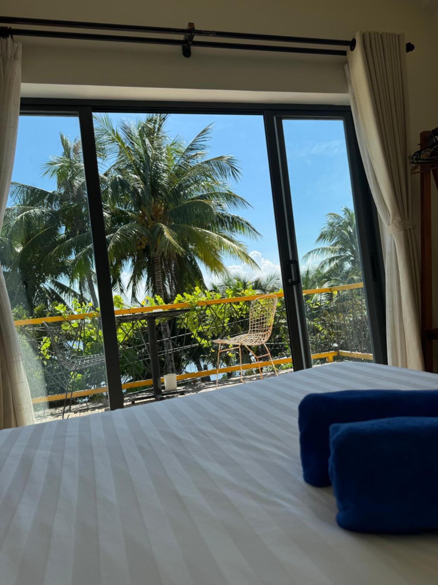 Coral Riverside Homestay & Hostel ホイアン エクステリア 写真